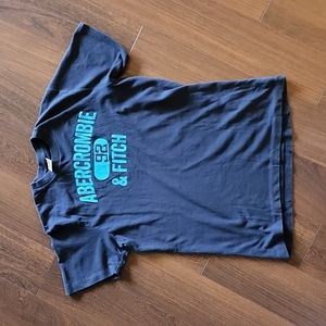 Vintage Abercrombie and Fitch Tee. Men's. Size M Slim. Slim Fit